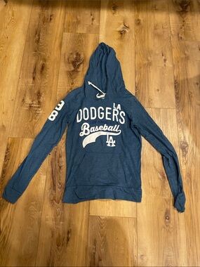 Women’s LA Dodger Sweater Medium